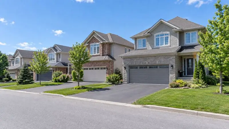 Homes with garage doors in Barrhaven, Ontario