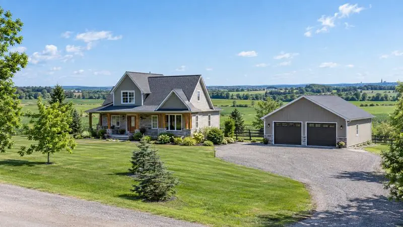 Homes with garage doors in Carp, Ontario