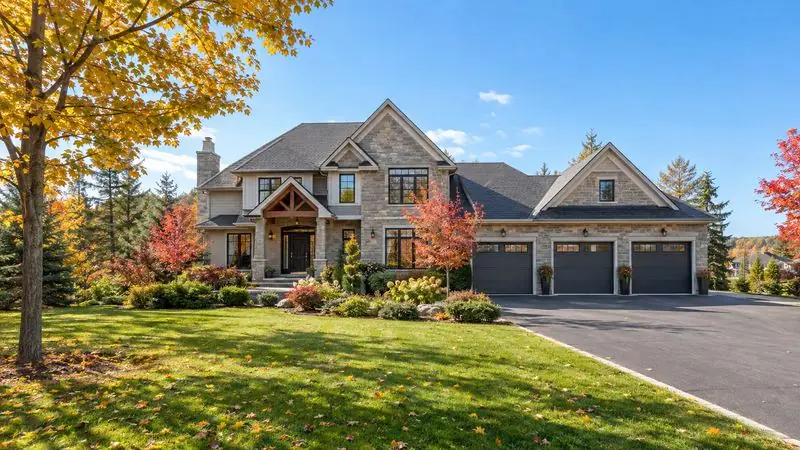 Homes with garage doors in Greely, Ontario