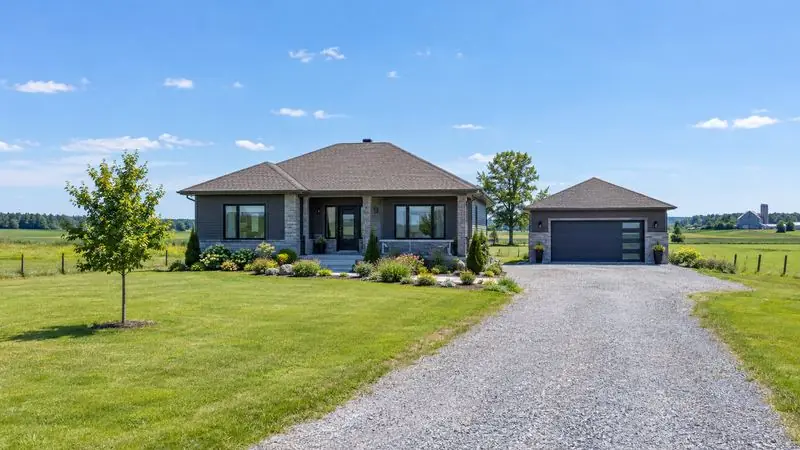 Homes with garage doors in Munster, Ontario