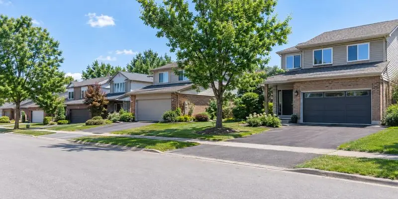 Homes with garage doors in Nepean, Ontario