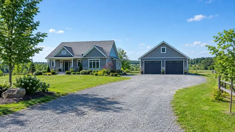 Homes with garage doors in Osgoode, Ontario