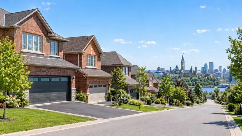 Homes with garage doors in Ottawa, Ontario