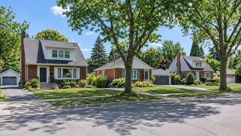 Homes with garage doors in Overbrook, Ottawa