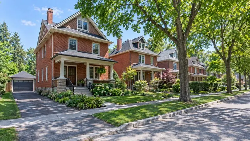 Homes with garage doors in The Glebe, Ottawa