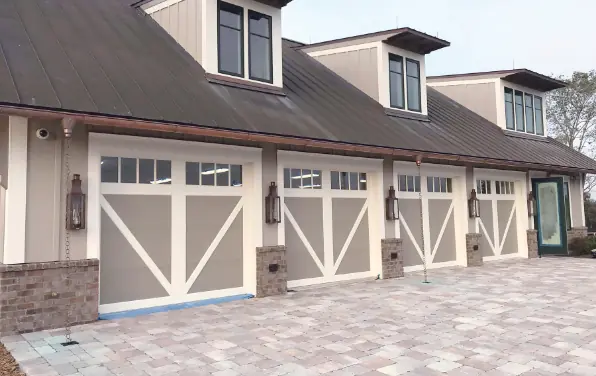 Richards-Wilcox Echo Ridge L138ER carriage house garage door
